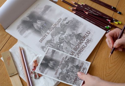 Şerife Gülseçgin: Mavi Boncuklu Çarıklar Şerife Gülseçgin: Mavi Boncuklu Çarıklar